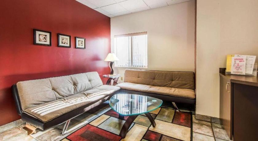 Red Roof Inn Johnstown Bagian luar foto