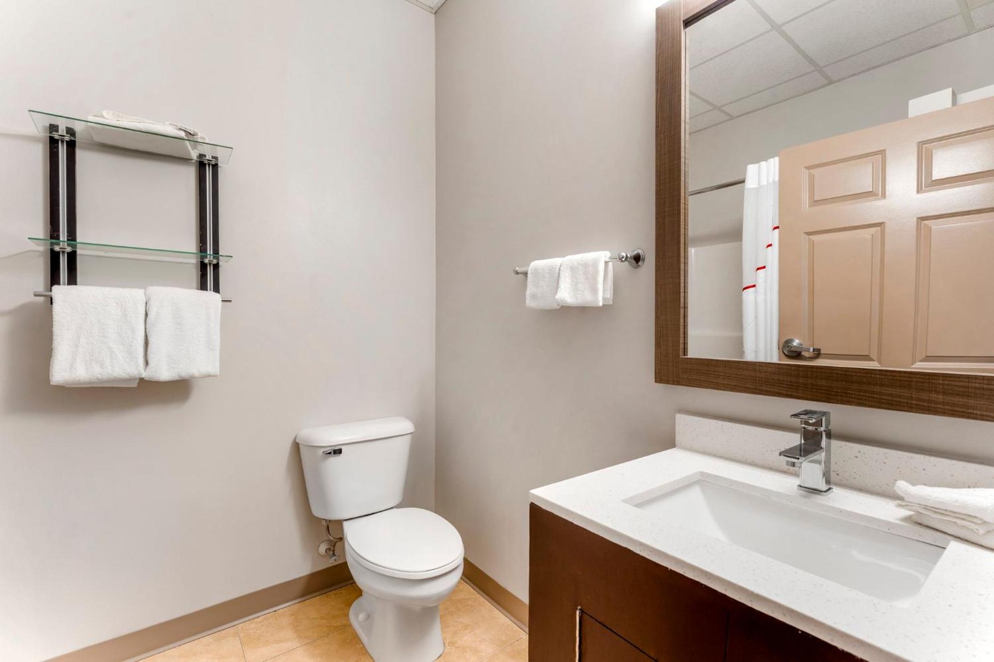 Red Roof Inn Johnstown Bagian luar foto